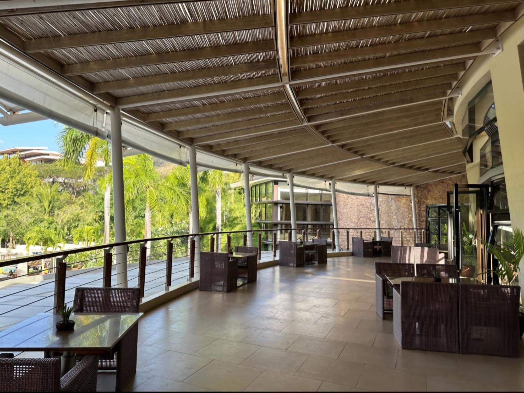 Tropical Escape At Pico De Loro Apartment