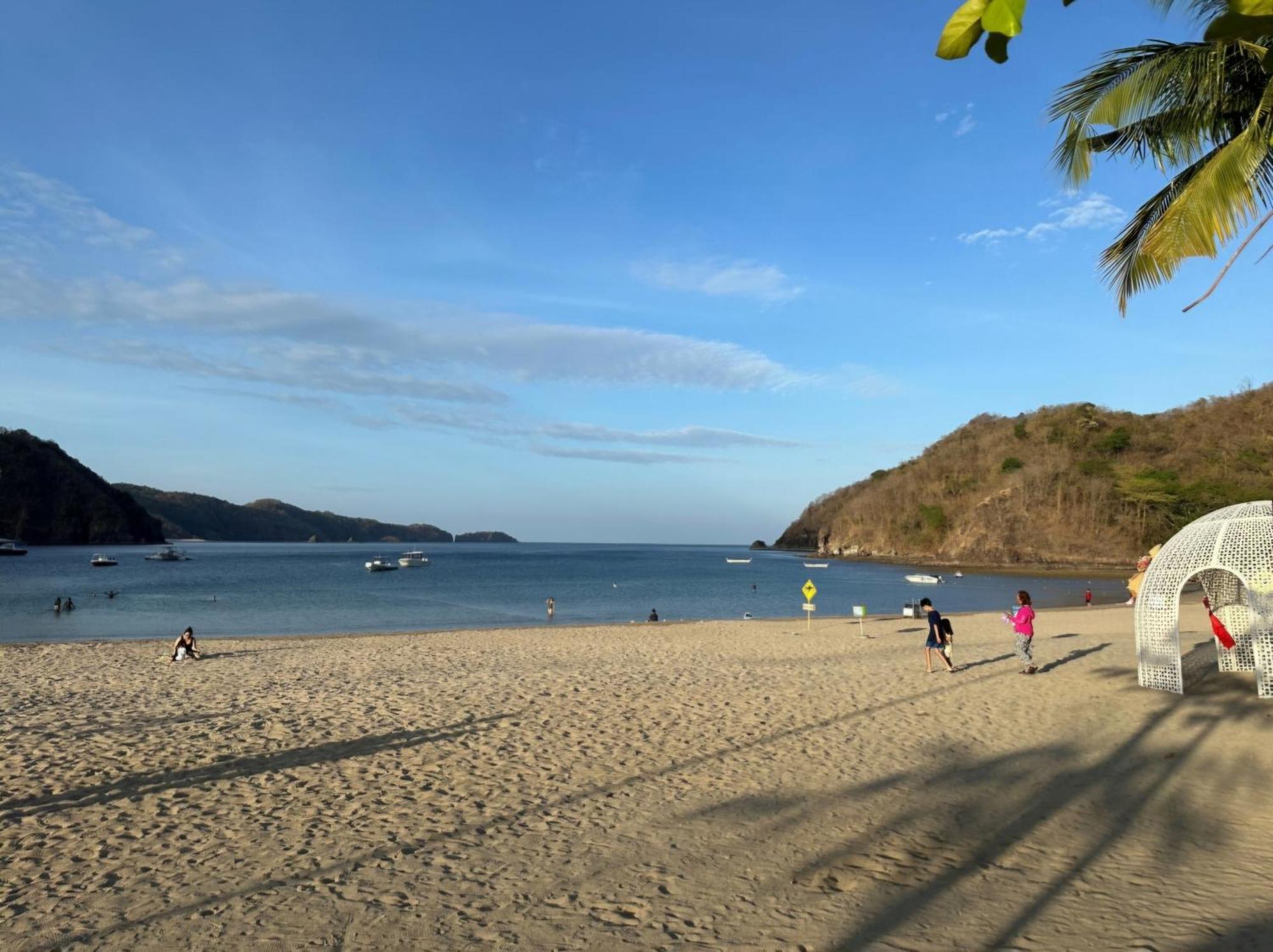 Apartment Tropical Escape At Pico De Loro